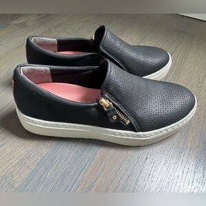 Dr Scholls No Chill Black slip on sneakers 6.5W